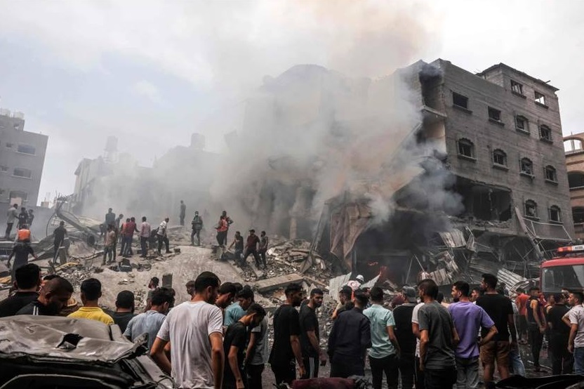 15 شهيدا بينهم 9 من عائلة واحدة في قصف الاحتلال المتواصل على عدة مناطق في قطاع غزة
