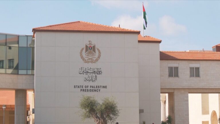 الرئاسة الفلسطيينة تدين تصاعد جرائم الاحتلال بحق شعبنا وسياسة الحصار والتجويع في قطاع غزة