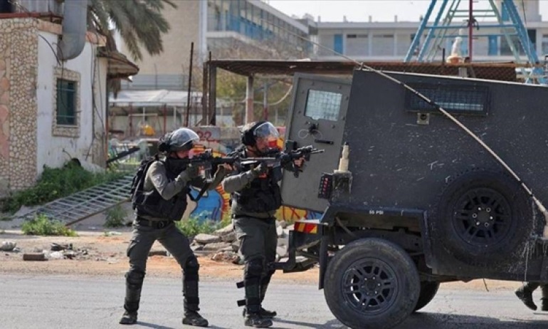 إصابة ثلاث سيدات وطفلة واعتقال شاب خلال اقتحام الاحتلال مدينة أريحا