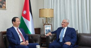 السفير الصيني لدى الأردن تشن تشوان دونغ يزور رئيس المحكمة الدستورية الأردنية