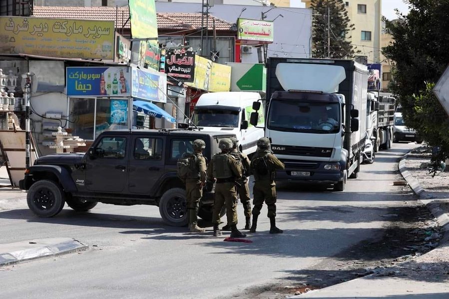 الاحتلال يعتدي بالضرب على شابين غرب نابلس