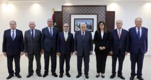 فارسين أغابيكان واسطيفان سلامة يؤديان اليمين القانونية أمام الرئيس محمود عباس