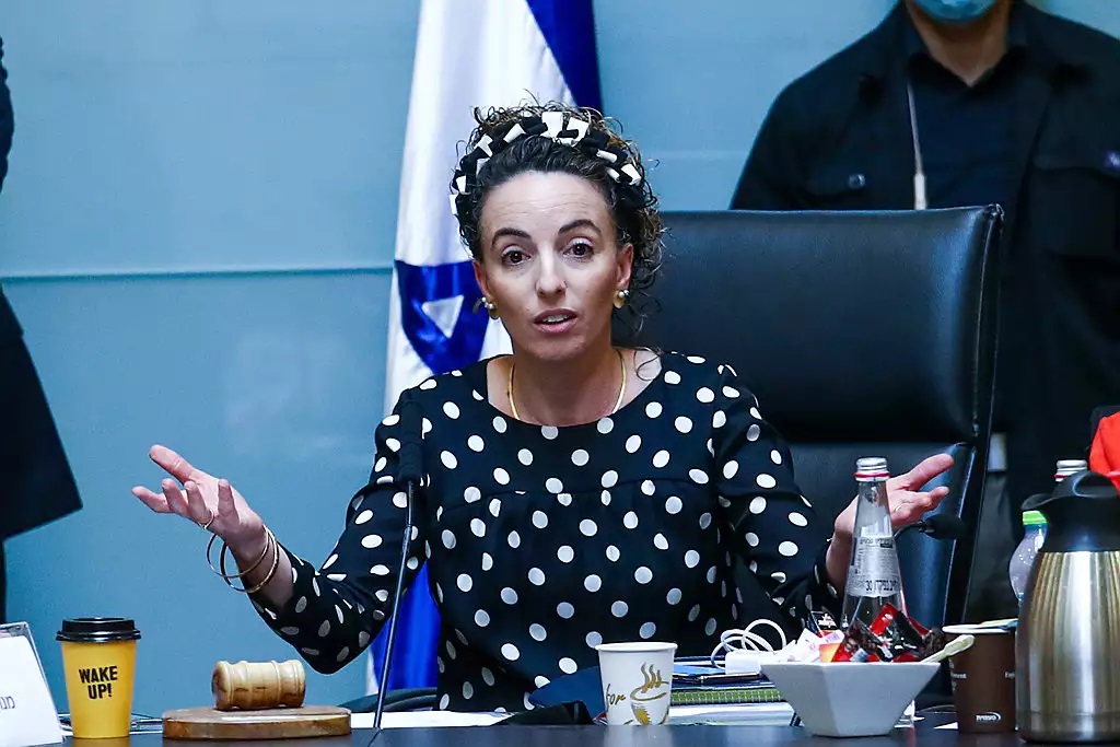 عيديت سيلمان تطالب بالتحرك ضد مساجد في القدس ويافا واللد