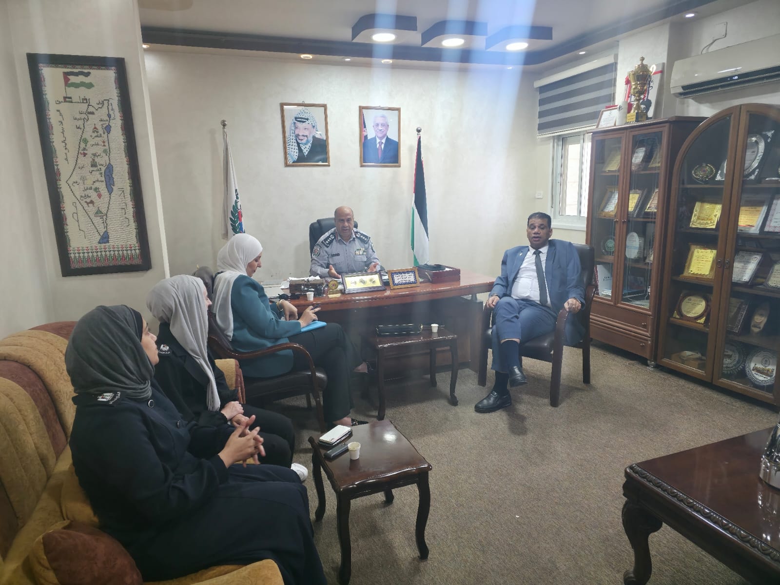 اجتماع بين اتحاد الصناعات البلاستيكية والدفاع المدني لبحث قضايا المصانع وتعزيز التعاون المشترك