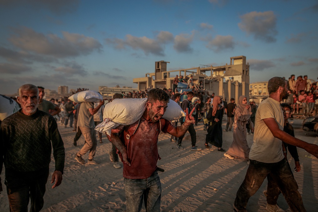 7 شهداء بينهم طفل في قصف الاحتلال مخيم البريج وسط قطاع غزة