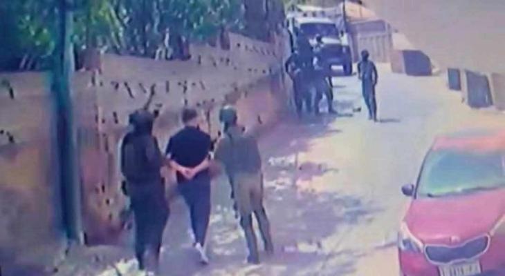 الاحتلال يعتقل شاباً في سلوان وآخر في المغير