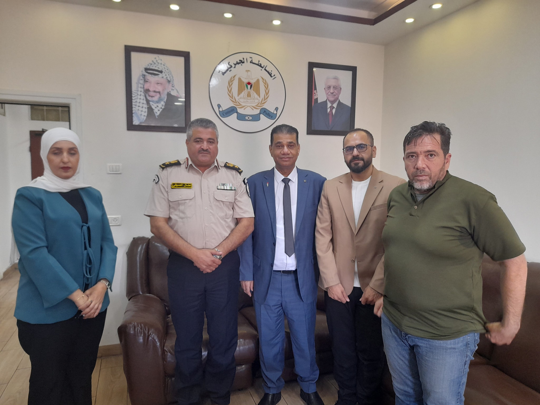 اجتماع بين اتحاد الصناعات البلاستيكية ومدير الضابطة الجمركية في محافظة الخليل لتعزيز التعاون ودعم القطاع الصناعي