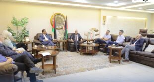 اجتماع بين اتحاد الصناعات البلاستيكية ورئيس جامعة بوليتكنك فلسطين لبحث التعاون الأكاديمي والصناعي