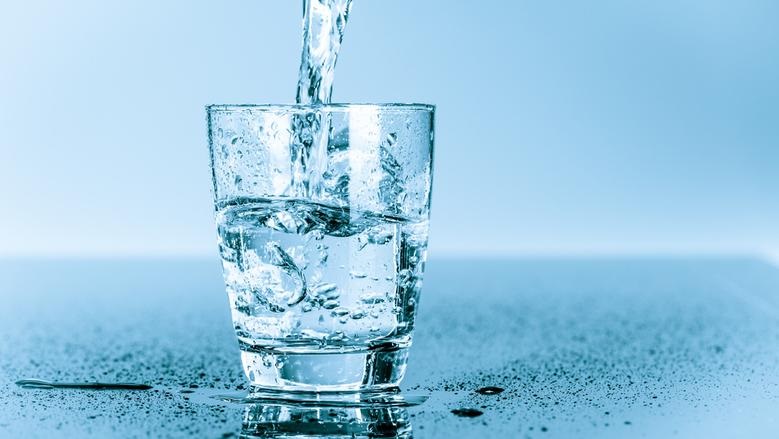 أضرار شرب الماء المثلج