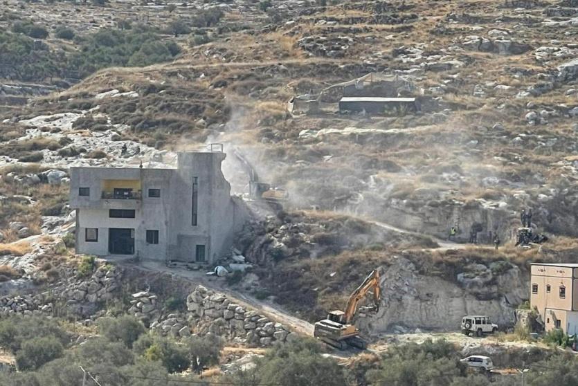 الاحتلال يهدم منزلا في نعلين غرب رام الله