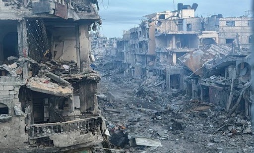 4 شهداء بينهم طفل في غارة للاحتلال على عيادة طبية وسط مدينة غزة