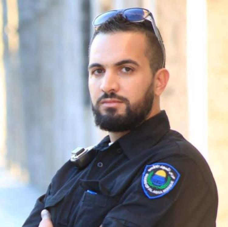 قوات الاحتلال تعتقل حارس المسجد الأقصى عرفات نجيب