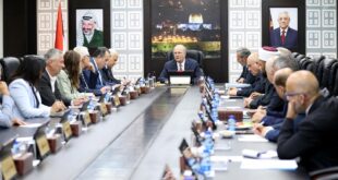 مجلس الوزراء يحذّر من مرحلة قد تعجز فيها المؤسسات الوطنية عن الاستمرار بتقديم خدماتها بسبب استمرار احتجاز أموال المقاصة