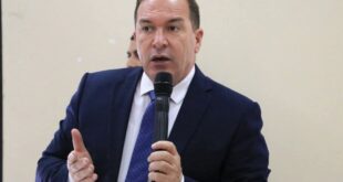 محافظ طولكرم عبدالله كميل يصدر إعلاناً هامّاً للنازحين قسراً من مخيمي نور شمس وطولكرم