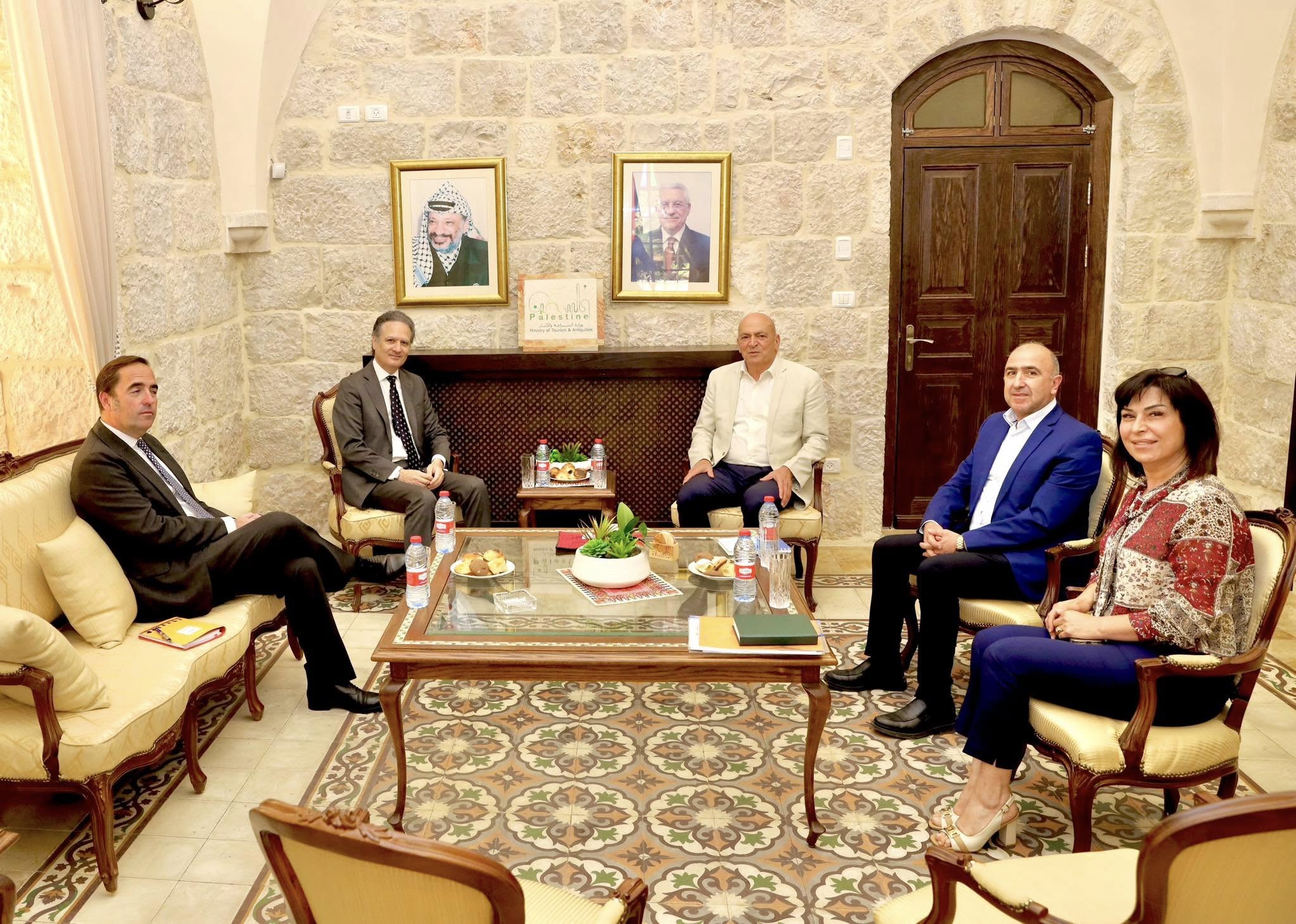 فلسطين وإسبانيا تبحثان آفاق التعاون في المجال السياحي
