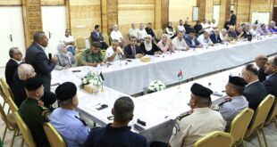 وزير الداخلية ومحافظ الخليل يترأسان اجتماع المجلس التنفيذي لمحافظة الخليل