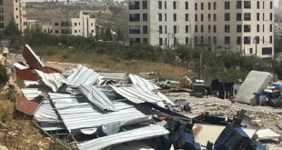 القدس: الاحتلال يهدم منزلا في بيت حنينا ويجبر عائلة على هدم منزلها في سلوان