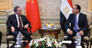 بالصور ، رئيس مجلس الدولة الصيني لي تشيانغ يصل القاهرة لتعزيز مجالات التعاون المشترك بين الصين ومصر