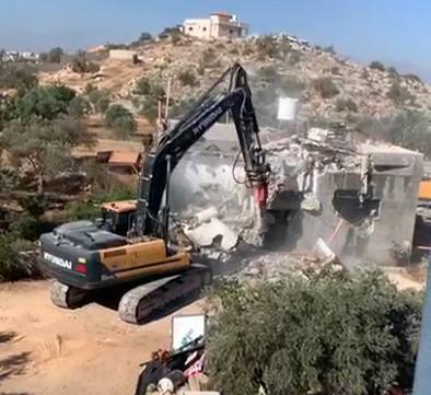 الاحتلال يهدم 5 منازل في شقبا شمال غرب رام الله