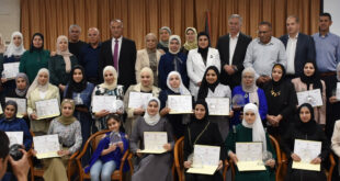 التربية والتعليم ومؤسسة نعلم لفلسطين تناقشان مشاريع تخرج برنامج بناء القدرات