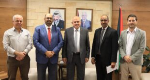 الوزير سامي حجاوي وسفير جنوب افريقي يبحثان مجالات العمل والتعاون المشترك