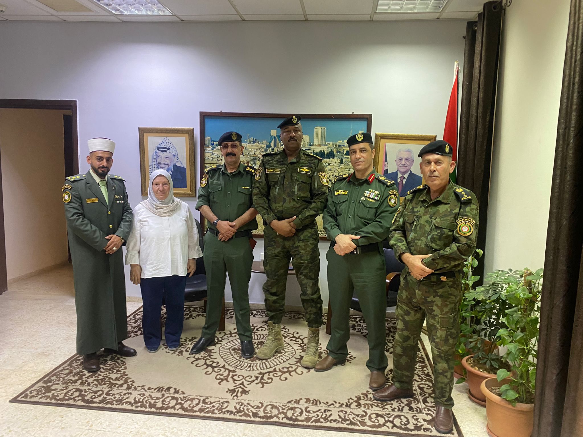 الأمن الوطني في جنين يستقبل مسؤولة الشؤون الإنسانية في مكتب الرئيس ومديري العلاقات العامة والإرشاد الديني لبحث سبل تعزيز العمل