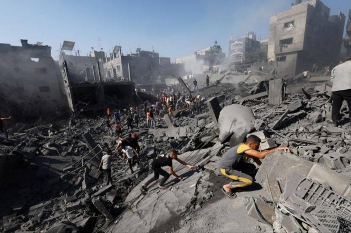 8 شهداء بينهم نساء وأطفال في قصف الاحتلال عدة مناطق في خان يونس بقطاع غزة