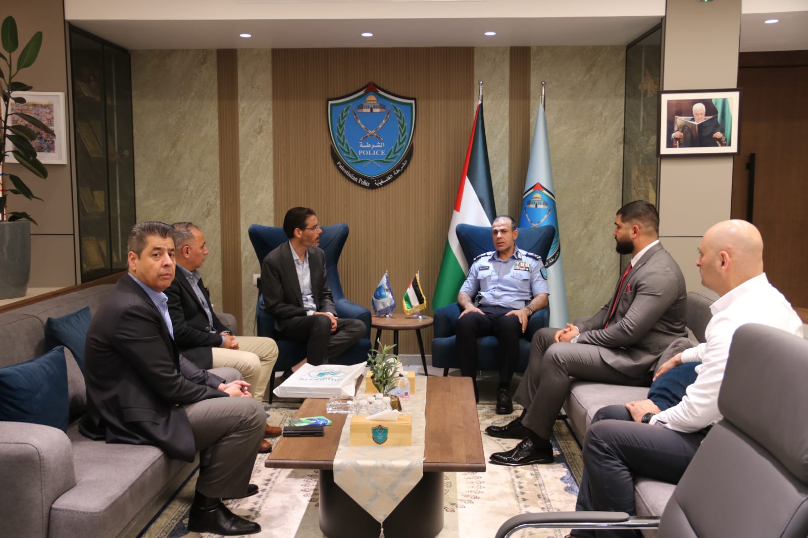 اللواء علام السقا ومدير عام شركة أمان لنقل الأموال يبحثان تطوير العلاقة والشراكة بين الشرطة والشركة
