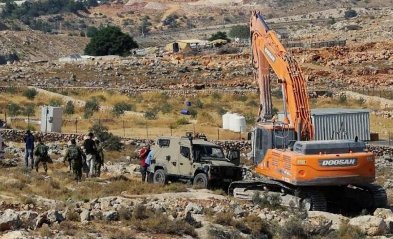 الاحتلال يهدم مغسلة وكراجا لتصليح المركبات في الجبعة جنوب بيت لحم