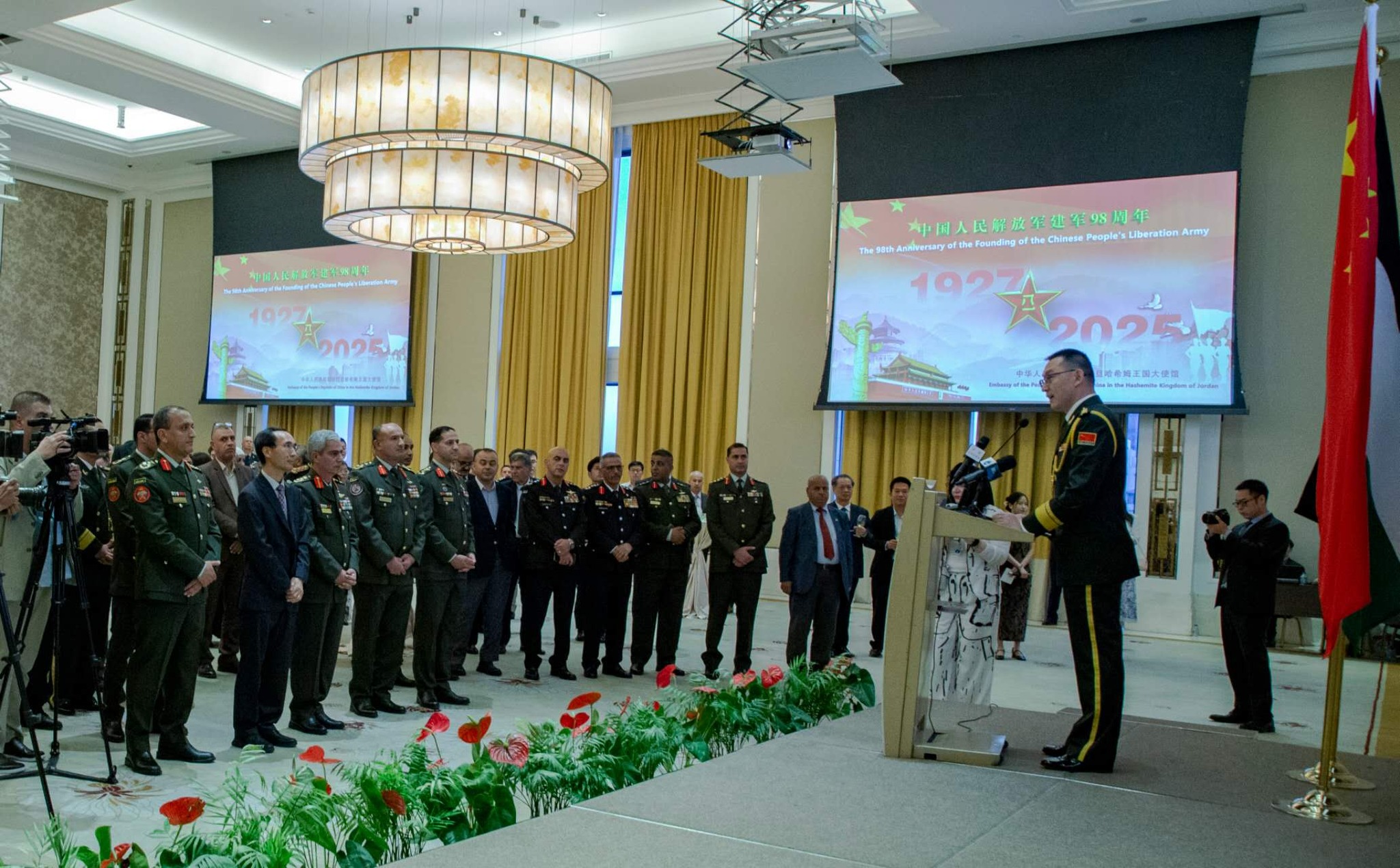 السفارة الصينية في الأردن تقيم حفل استقبال بمناسبة بالذكرى الـ 98 لتأسيس جيش التحرير الشعبي الصيني