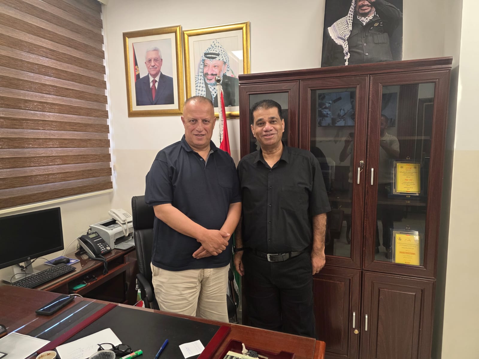 رئيس اتحاد الصناعات البلاستيكية يزور مكتب مدير عام الشؤون المدنية في محافظة الخليل