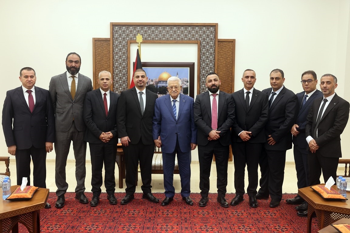 الرئيس محمود عباس يستقبل مجلس نقابة المحامين الفلسطينيين