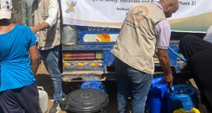 الإغاثة الزراعية توفر 160 ألف لتر من مياه الشرب يخفف معاناة النازحين في المحافظة الوسطى بقطاع غزة