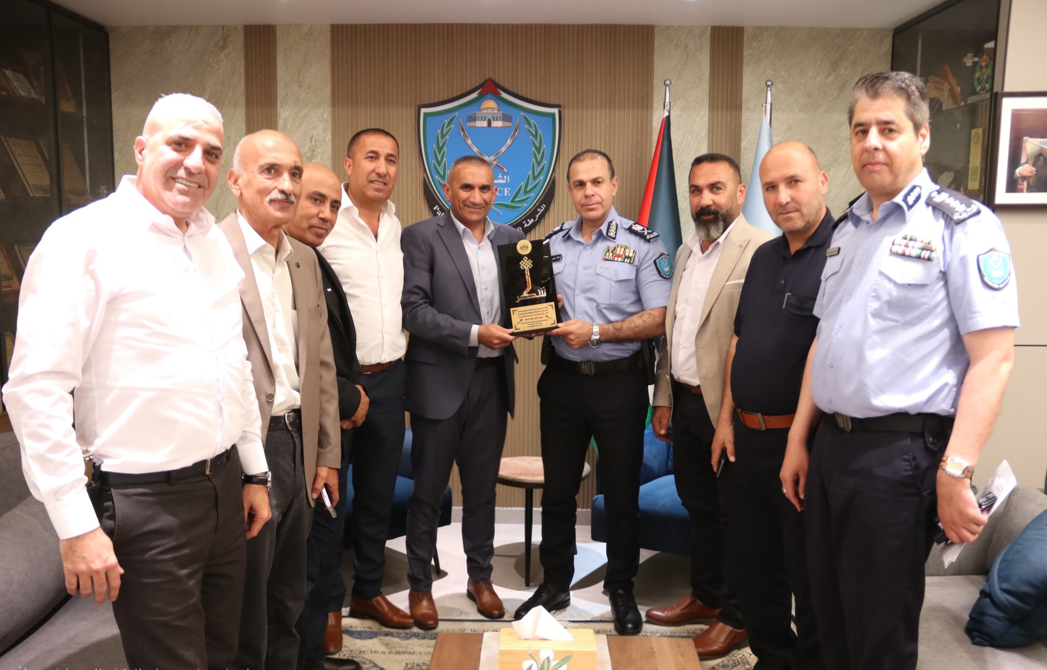 اللواء علام السقا يستقبل رئيس بلدية يطا ويبحثان سبل تعزيز التعاون المشترك