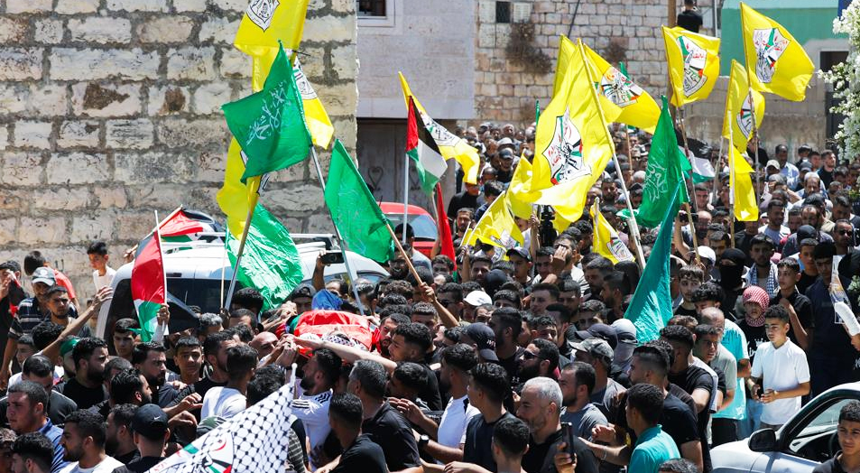 تشييع جثمان الشهيد " حمدان أبو عليا " في قرية المغير