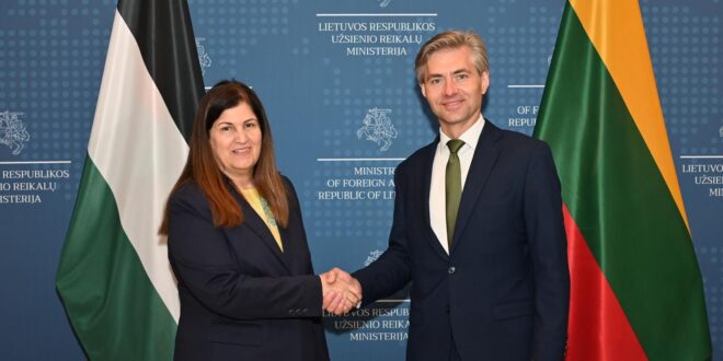 وزيرة الخارجية تلتقي نظيرها الليتواني في فيلنيوس وتؤكد ضرورة وقف إطلاق النار ودعم حل الدولتين