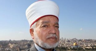 الاحتلال يصدر قرارا بإبعاد مفتي القدس 6 أشهر عن المسجد الأقصى المبارك