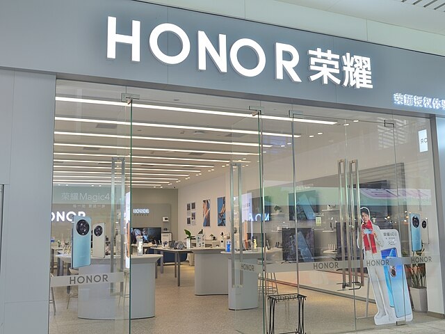 Honor تطلق واحدا من أفضل الهواتف القابلة للطي

