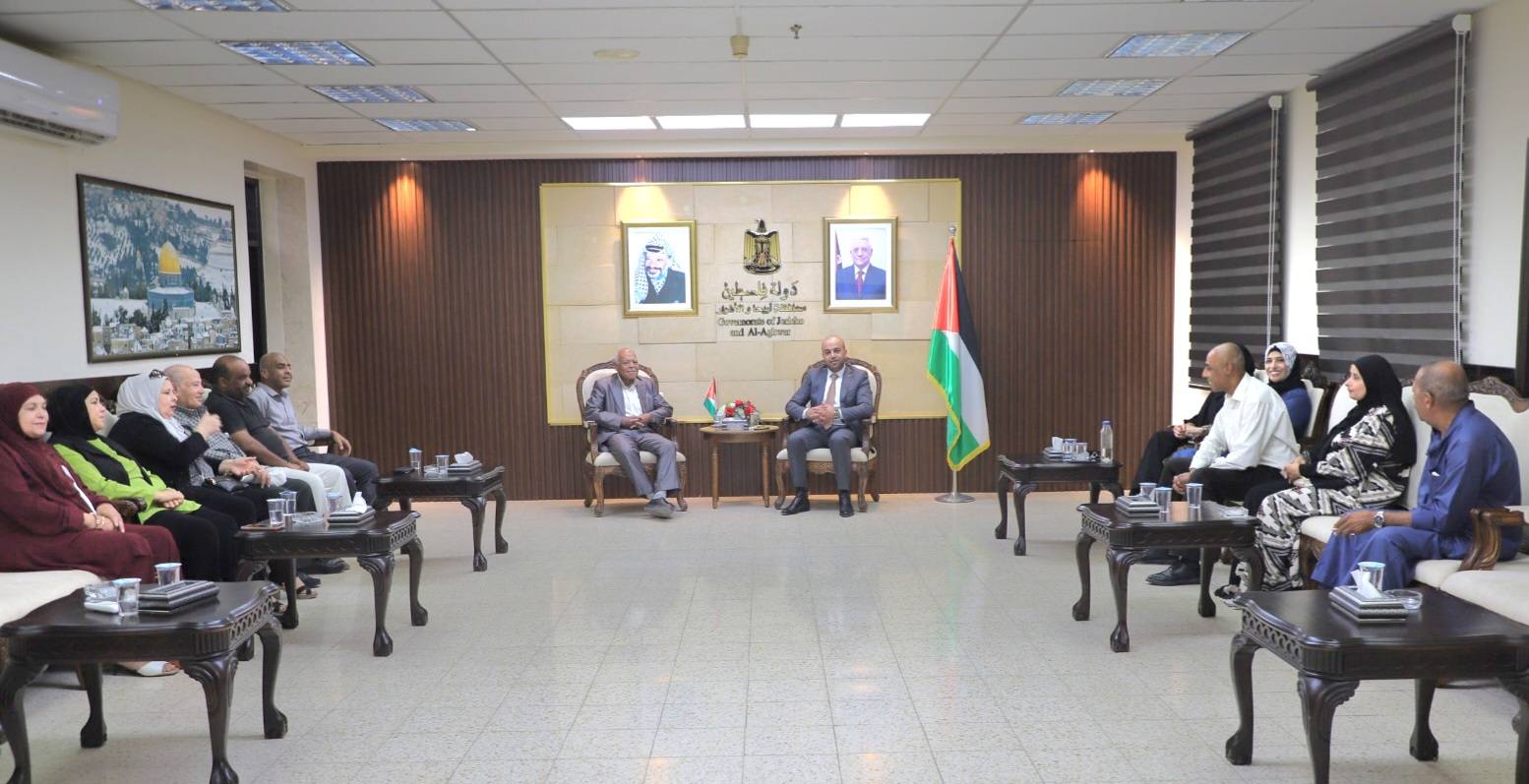 حمايل يستقبل وفد من جبهة النضال الشعبي
