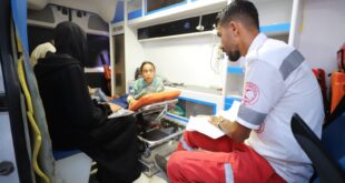 الهلال الأحمر الفلسطيني يشارك في إجلاء 57 مريضًا ومرافقًا من غزة إلى الأردن