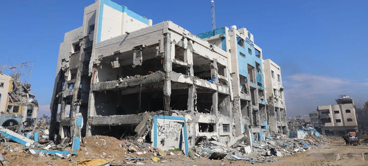 هيومن رايتس ووتش: إسرائيل قصفت أكثر من 500 مدرسة تؤوي نازحين في غزة