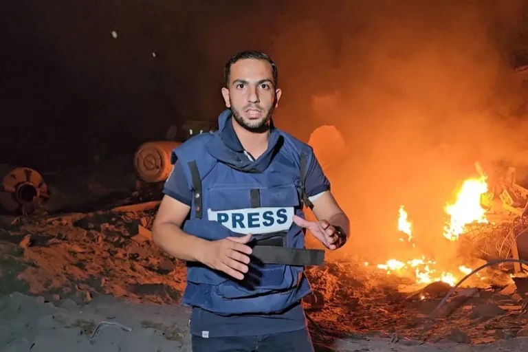 استشهاد الصحفي أنس الشريف في قصف إسرائيلي غرب مدينة غزة