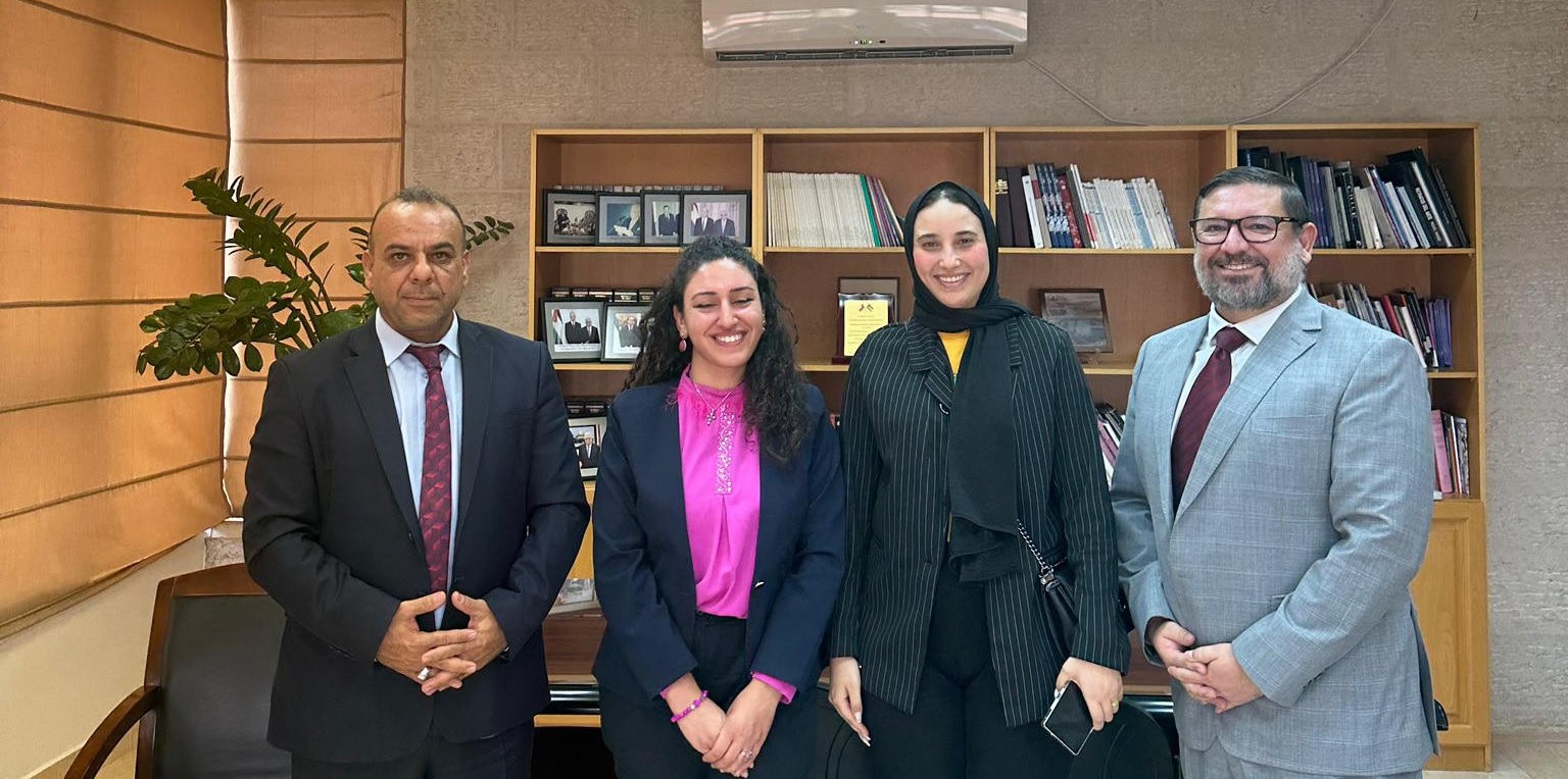 السفير التشيلي يلتقي أمين عام اتحاد الكتّاب والأدباء الفلسطينيين ويبحثان التعاون الثقافي المشترك