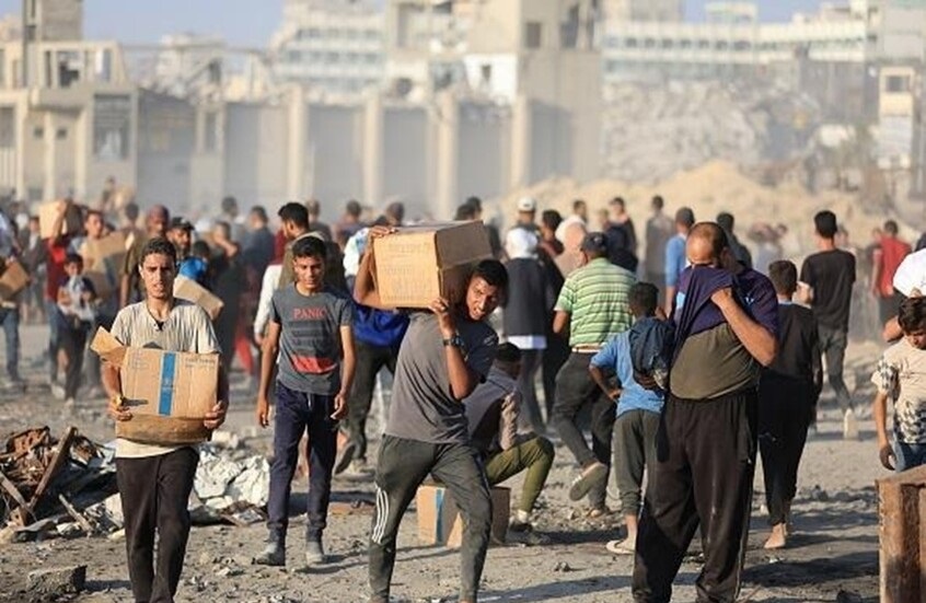 شهداء وجرحى من منتظري المساعدات بنيران الاحتلال شمال رفح بقطاع غزة
