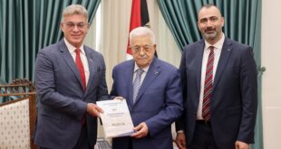 الرئيس محمود عباس يتسلم التقرير السنوي لوحدة المتابعة المالية للعام 2024