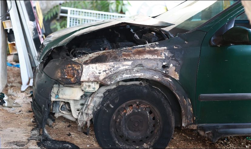 مستوطنون يحرقون 4 مركبات وأجزاء من منزل شمال رام الله