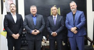 محافظ جنين كمال أبو الرب يطلع قائد البعثة الكندية على أوضاع المحافظة