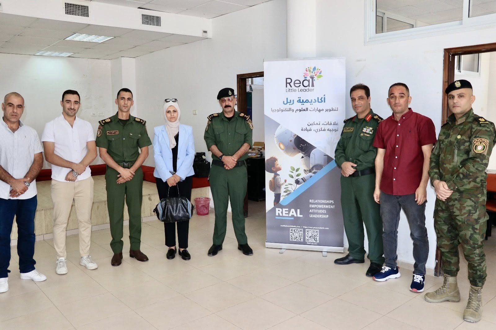 الأمن الوطني يزور أكاديمية ريل في بيت لحم لتعزيز التعاون في علوم وتكنولوجيا الذكاء الاصطناعي
