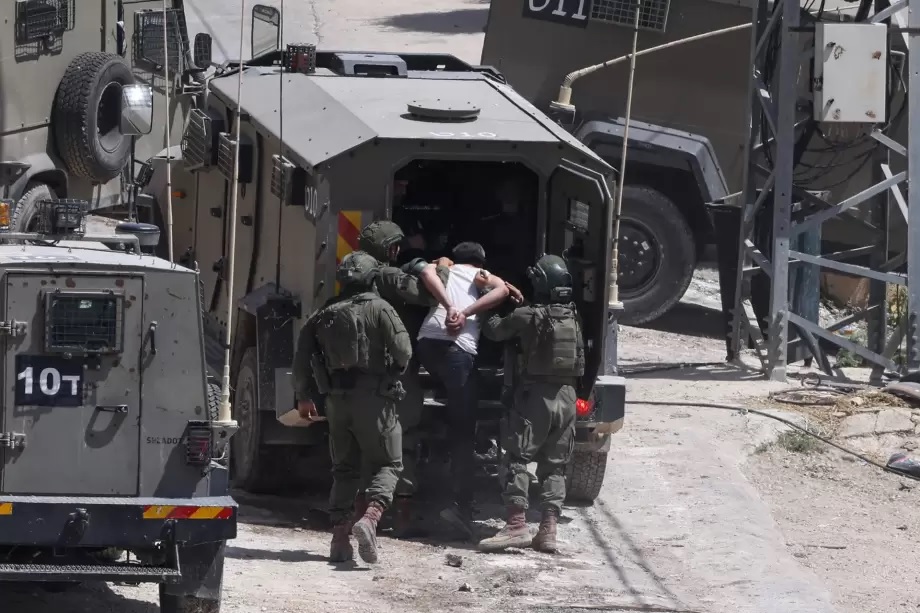 جيش الاحتلال يشن حملة مداهمات واعتقالات في الضفة