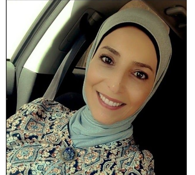 "المسافة بين الورقة والروح" ، بقلم : ناديه كيوان